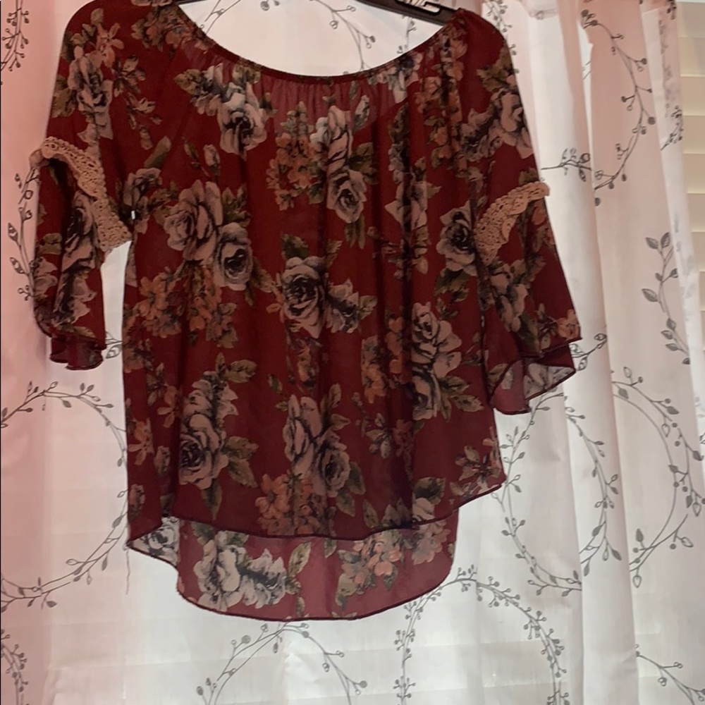 I’m selling a off shoulder blouse from Vivace